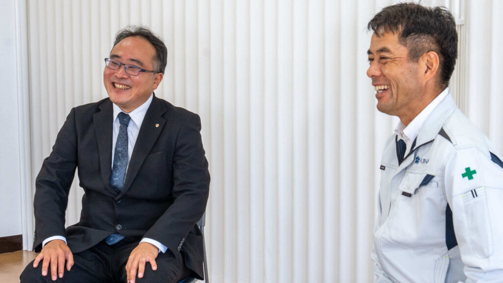 あおい警備保障 熊本福岡警備会社 お客様の声 藤永組　藤永社長　大橋社長　談笑　笑顔