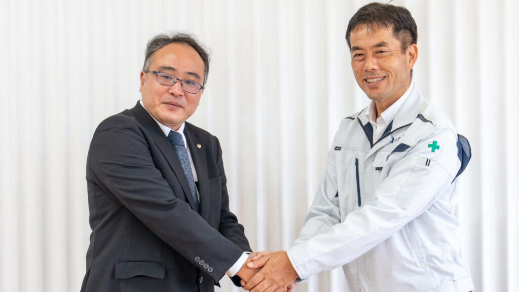 あおい警備保障 熊本福岡警備会社 お客様の声 藤永組　藤永社長　大橋社長　握手